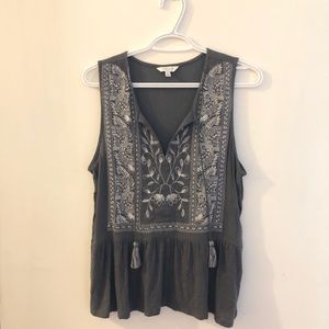 LUCKY BRAND Embroidered Tank w/ tassels Gray/Cream